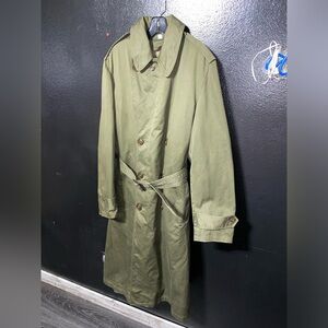 vintage US Army M-1951 field jacket in olive green cotton sateen